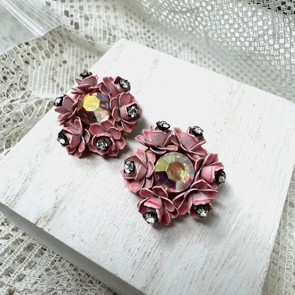 Vintage Pink Flower Rhinestone Clip-On Earrings With Sparkling Centerpiece & Pet - Picture 2 of 6